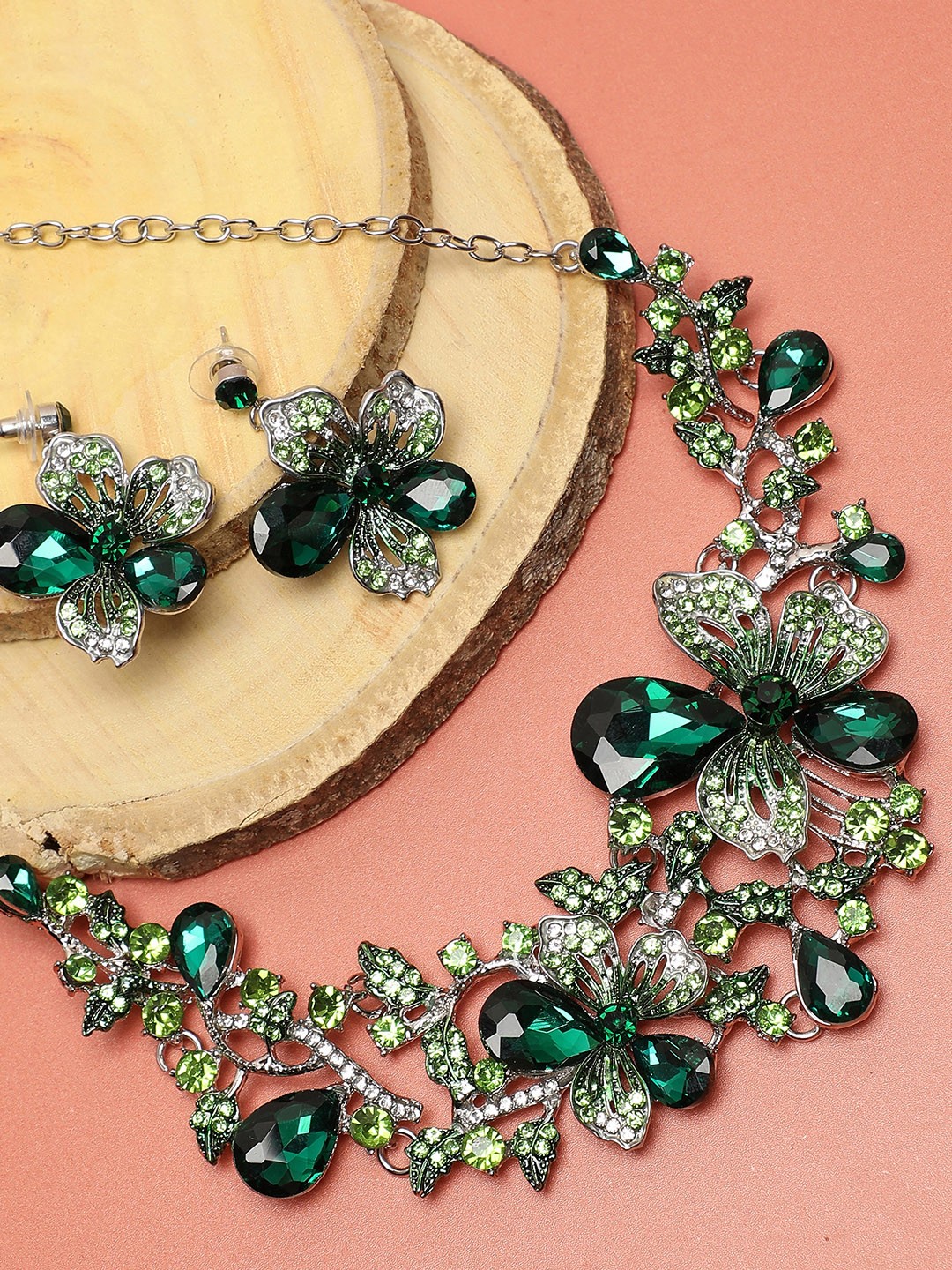 

SOHI Silver-Plated Green Stone-Studded Jewellery Set