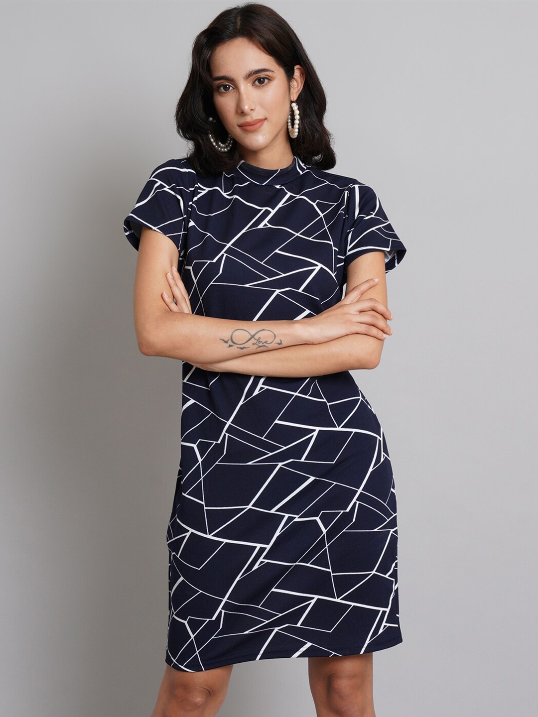 

Risirioutfit Blue Sheath Dress