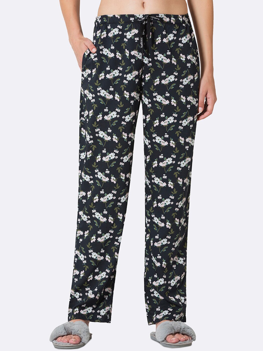 

Van Heusen Women Printed Lounge Pants, Navy blue