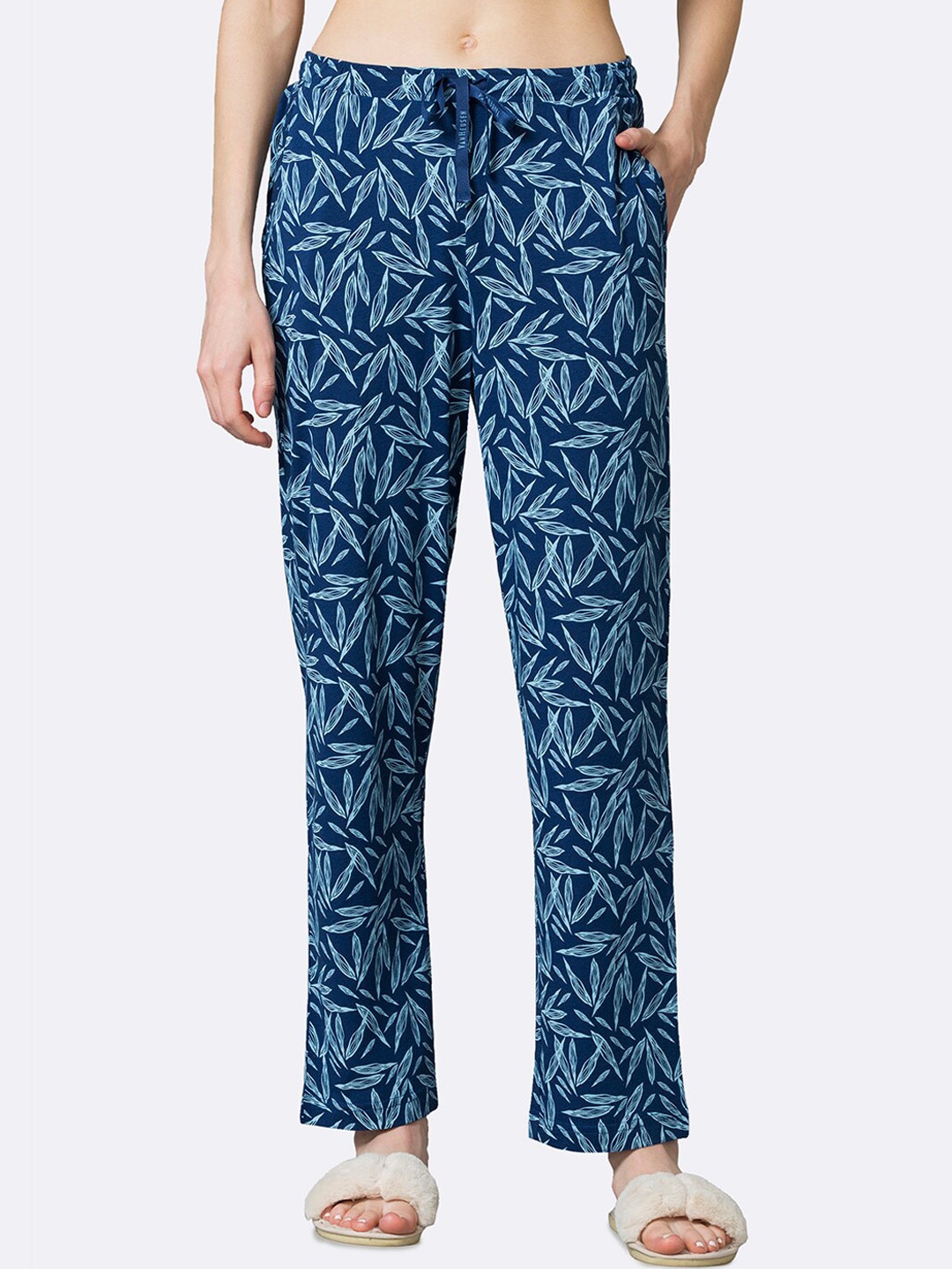 

Van Heusen Women Blue Bud Allover Print Functional Pocket Ultra Soft Lounge Pants, Navy blue