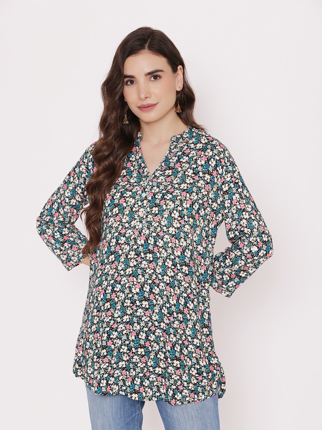 

Vami Blue & Pink Floral Printed Kurti
