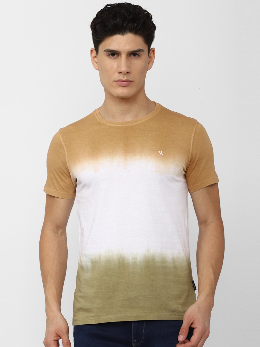 

V Dot Men Beige & White Tie and Dye Slim Fit T-shirt