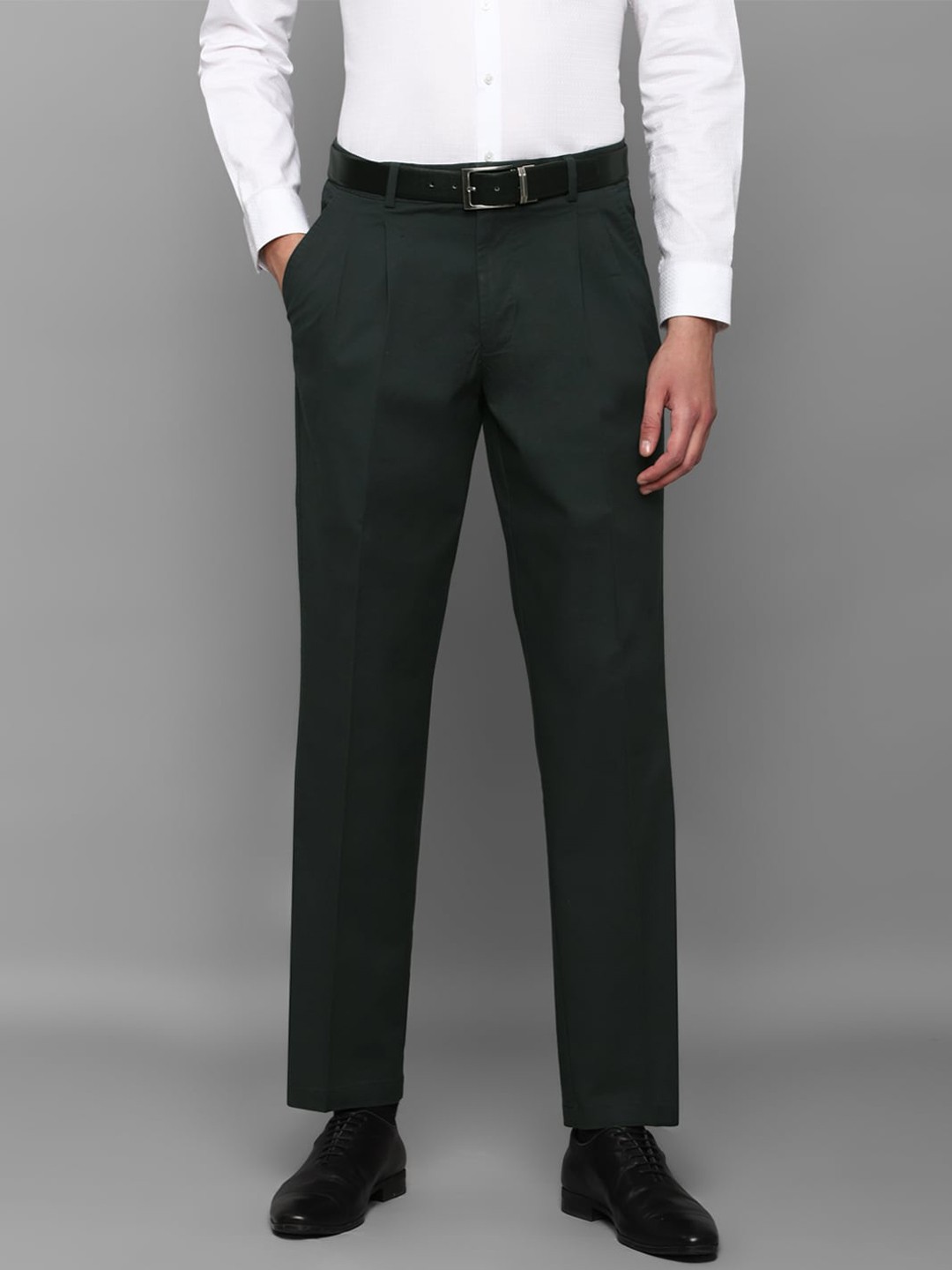 

Louis Philippe Men Green Solid Slim Fit Trousers
