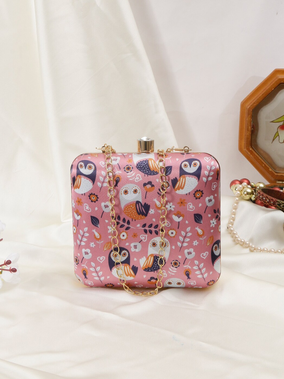 

Swisni Women Pink & White Printed Box Clutch