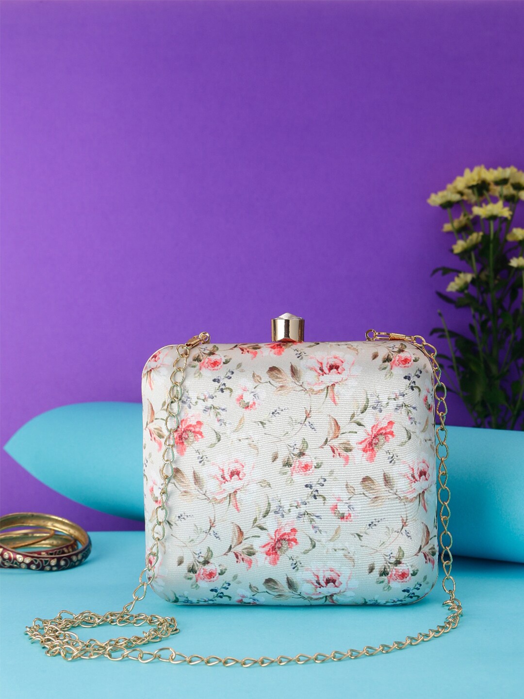 

Swisni Women Cream & Pink Floral Printed Box Clutch