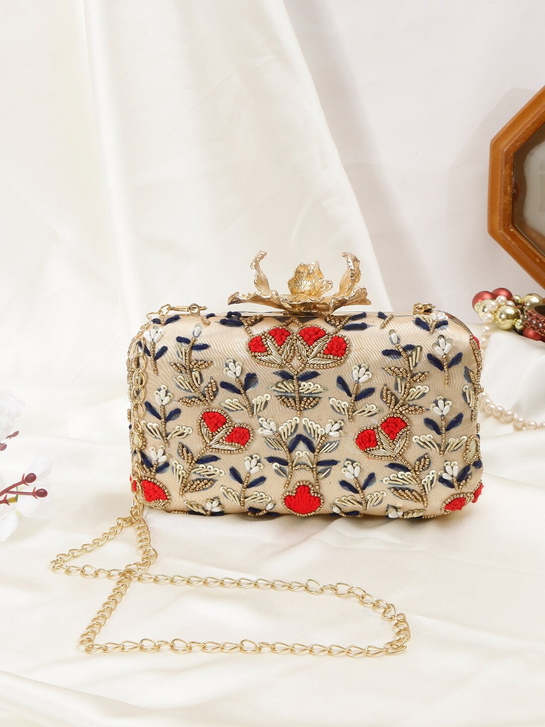 

Swisni Women Gold-Toned & Red Embroidered Box Clutch With Shoulder Straps