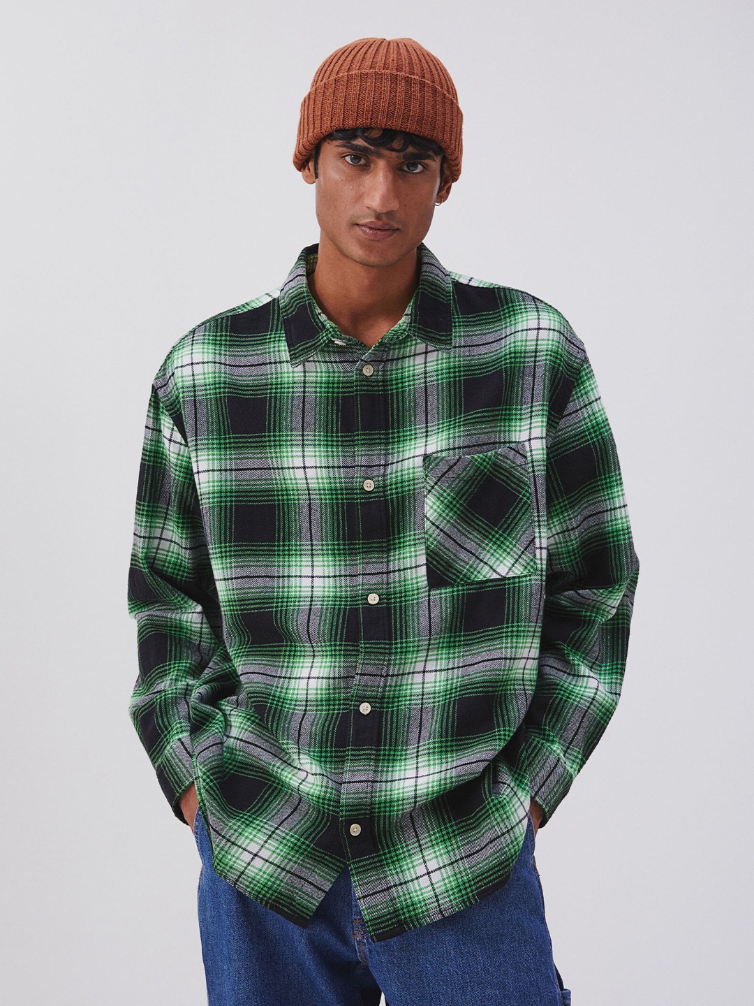 

H&M Men Green & White Checked Cotton Twill Shirt