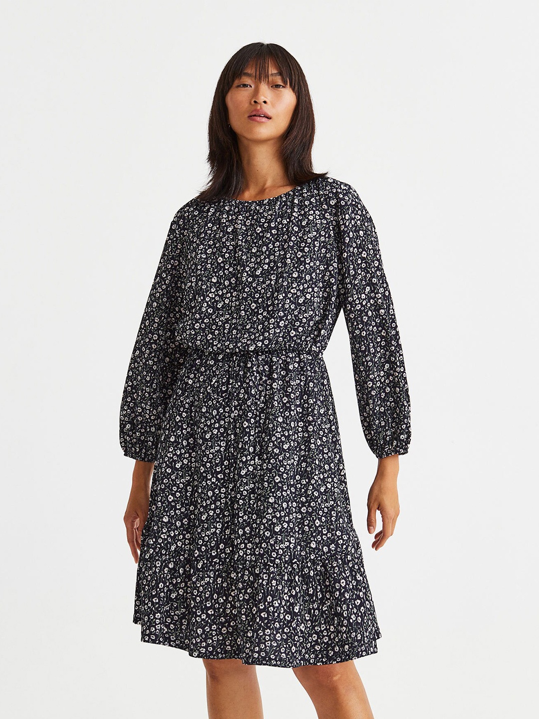 

H&M Women Blue & White Floral Print A-Line Tiered Puff Sleeves Maternity Dress