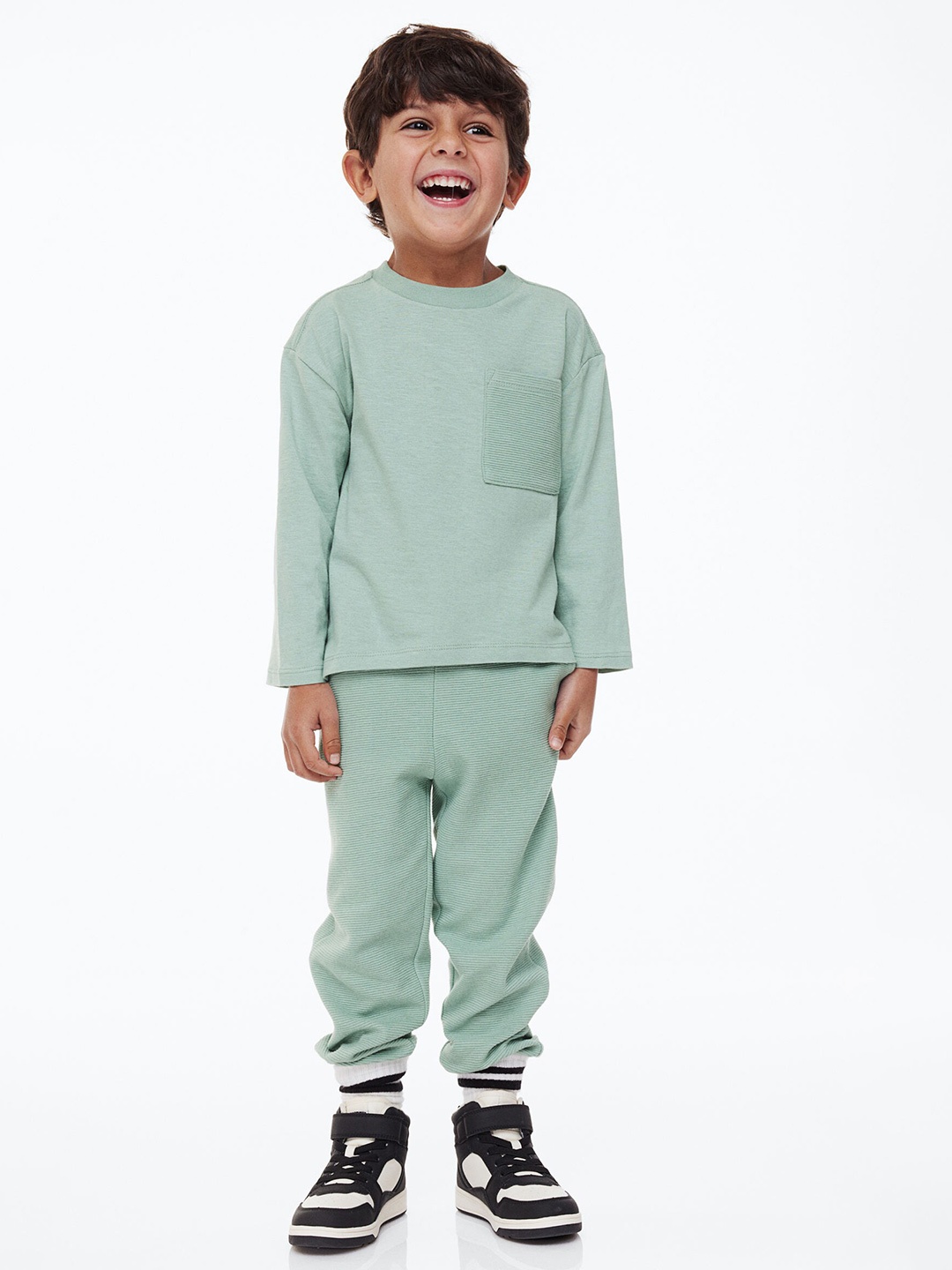 

H&M Boys Green Solid Sweatshirt with Joggers