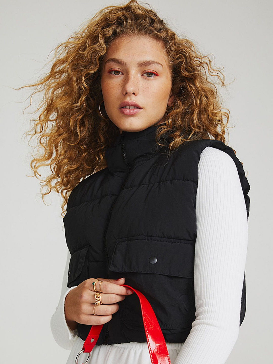 

H&M Woman Hooded puffer gilet, Black