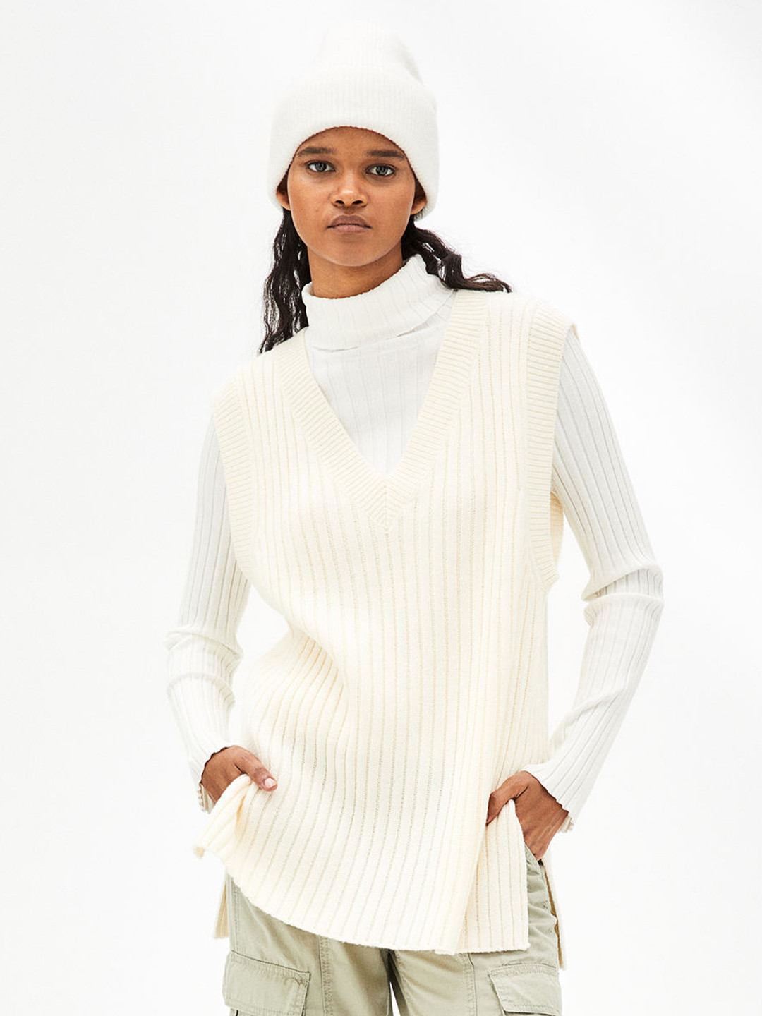 

H&M Women Cream-Coloured Rib Knit Oversized Sweater Vest