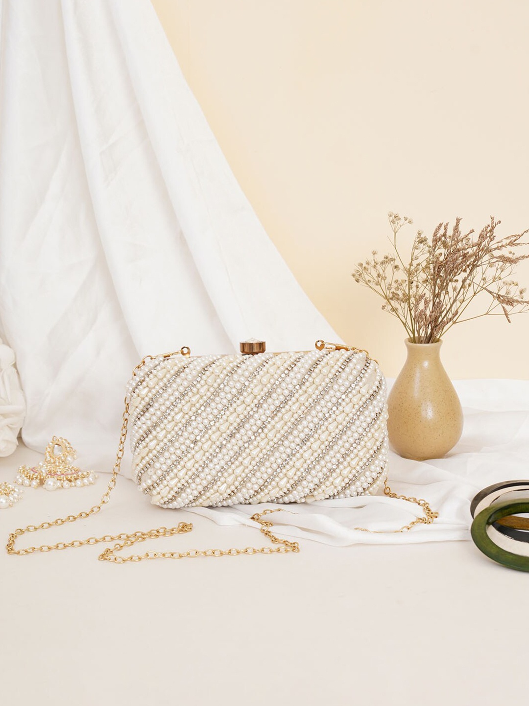 

FABBHUE Women White & Gold-Toned Embroidered Embellished Box Clutch