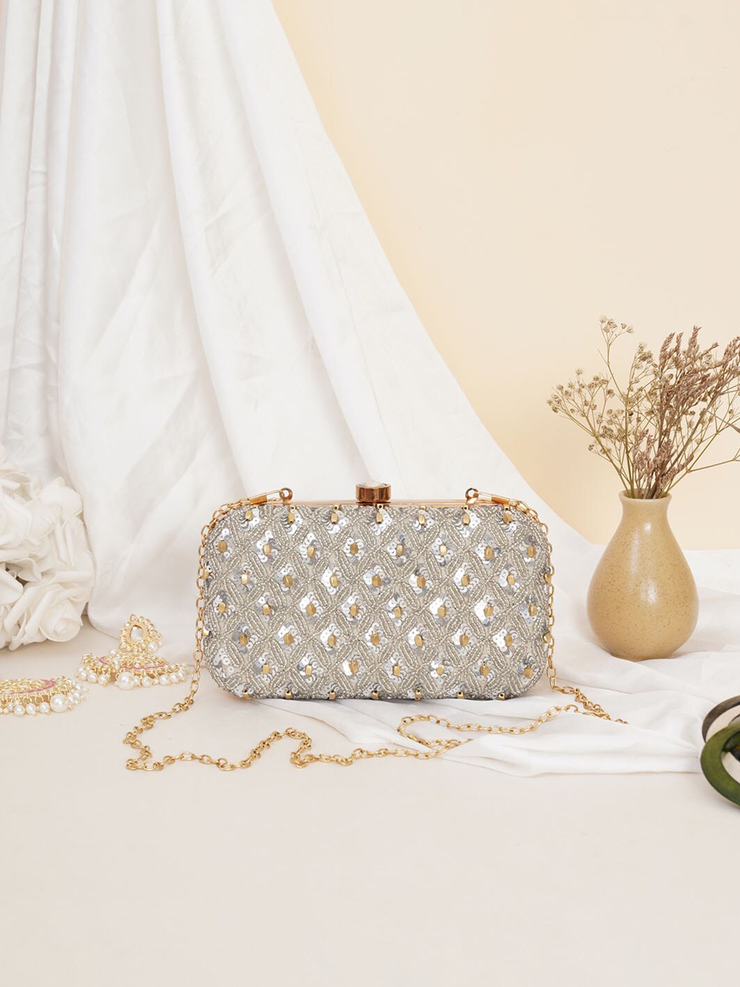 

FABBHUE Silver-Toned & Gold-Toned Embroidered Box Clutch