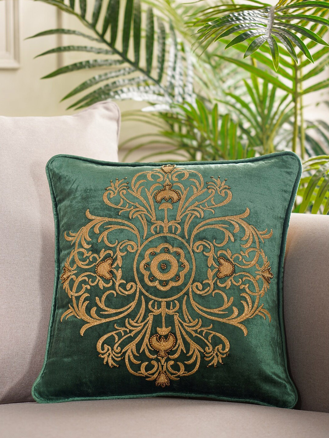 

Pure Home and Living Green & Gold-Toned Ethnic Motifs Velvet Square Cushion Covers