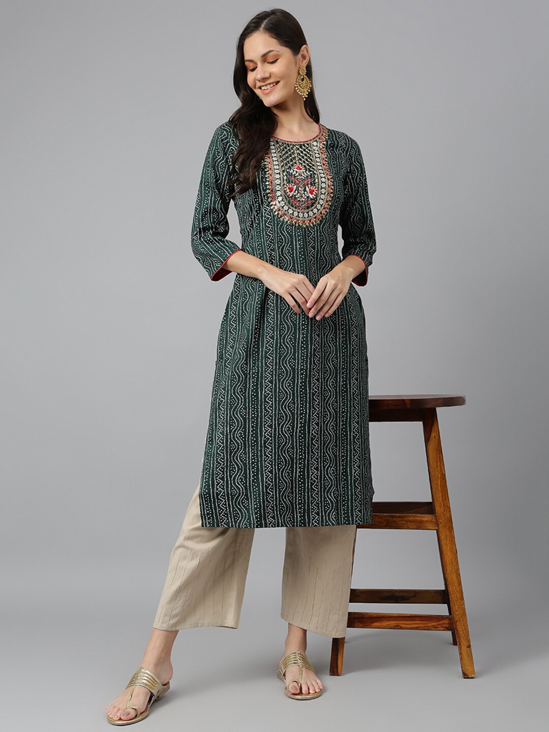 

Kiana Women Green Ethnic Motifs Printed Gotta Patti Kurta