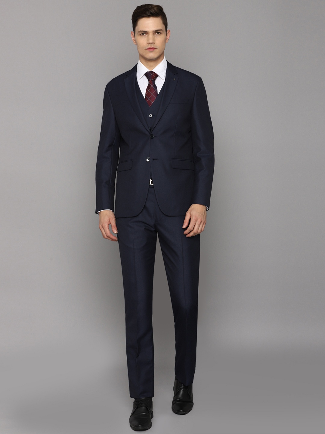 

Louis Philippe Men Navy Blue Solid Single-Breasted 3-Piece Formal Suit