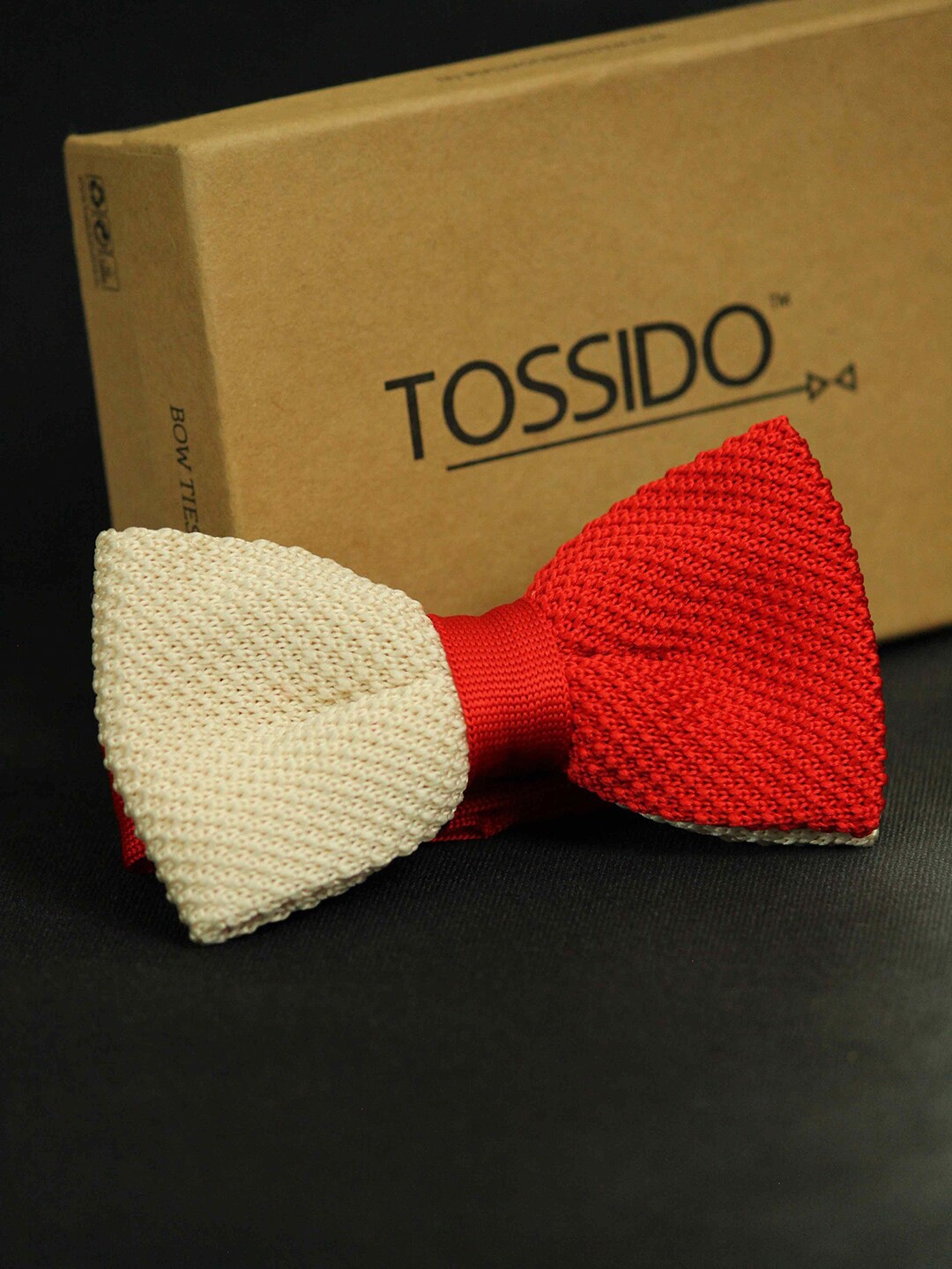 

Tossido Men Red & Off White Colourblocked Bow Tie