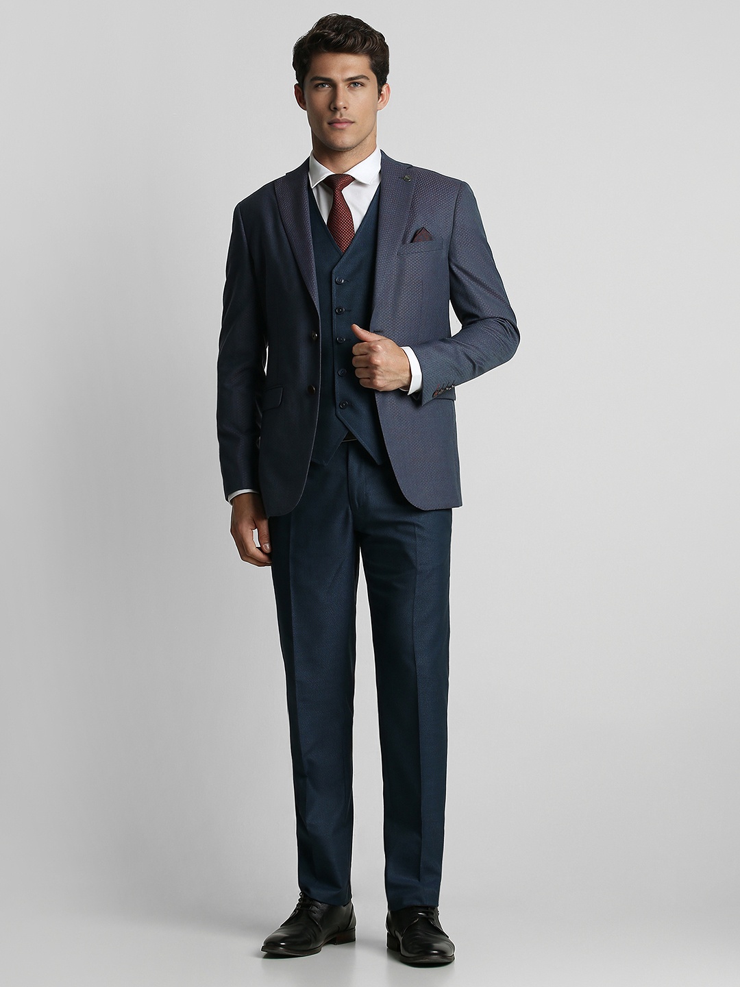 

Peter England Elite Men Blue Self Design Single-Breasted 3 Piece Formal Suit