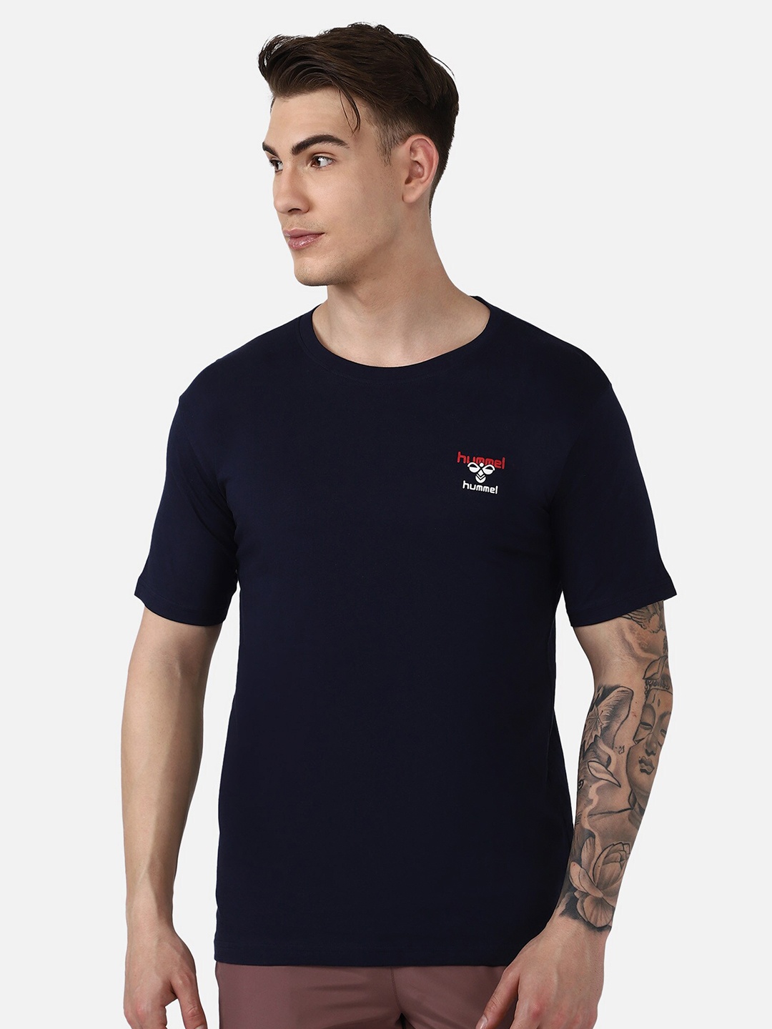 

hummel Men Navy Blue Solid T-shirt