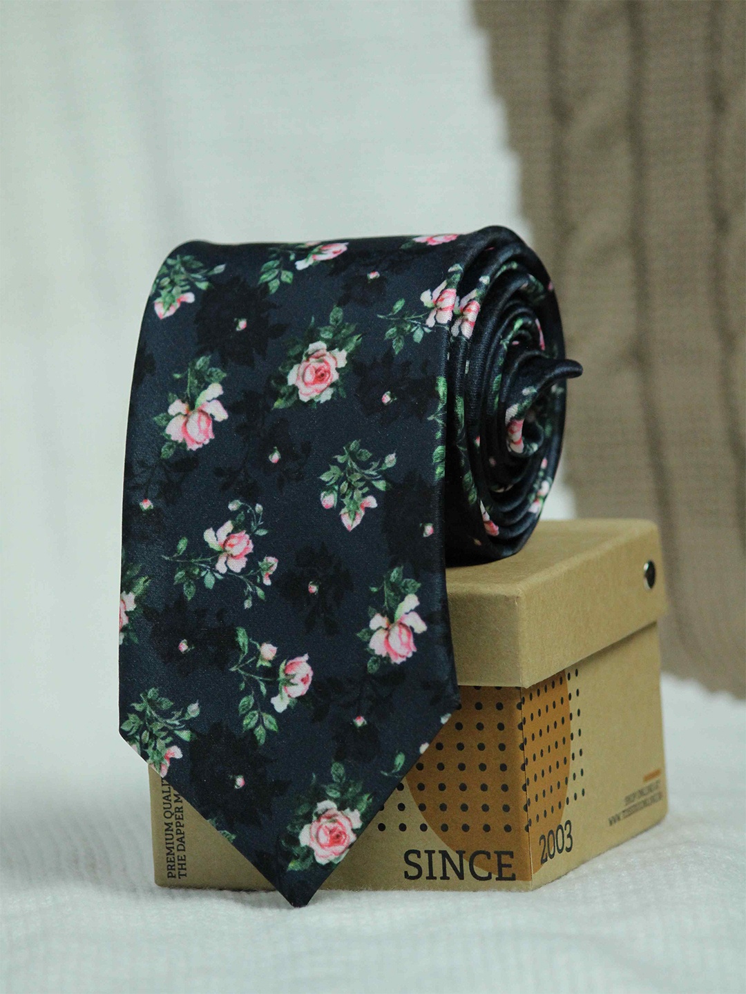 

Tossido Men Black & Pink Printed Broad Tie