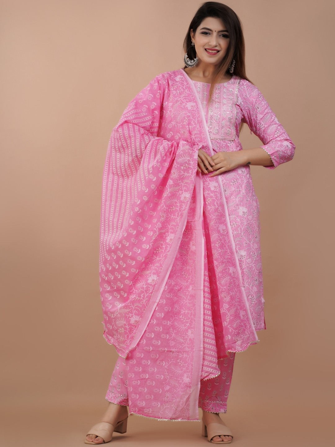 

RUHAZAT Women Rayon Pink Floral Printed Kurta with Trousers & Dupatta