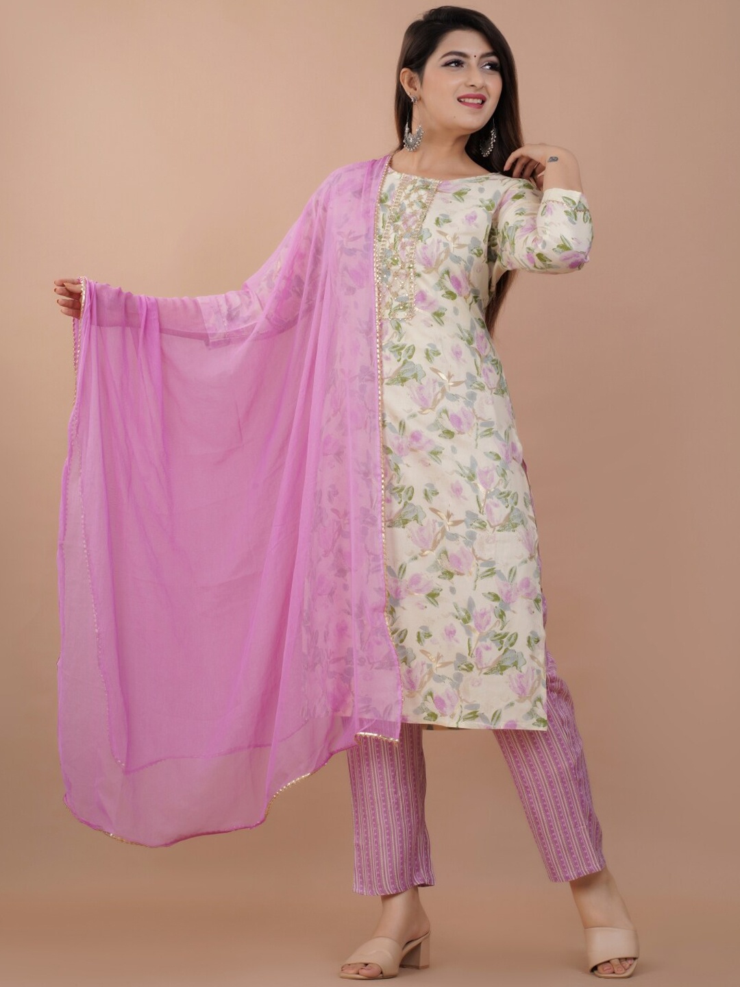 

RUHAZAT Women Beige Floral Printed Kurta with Trouser & With Dupatta Set