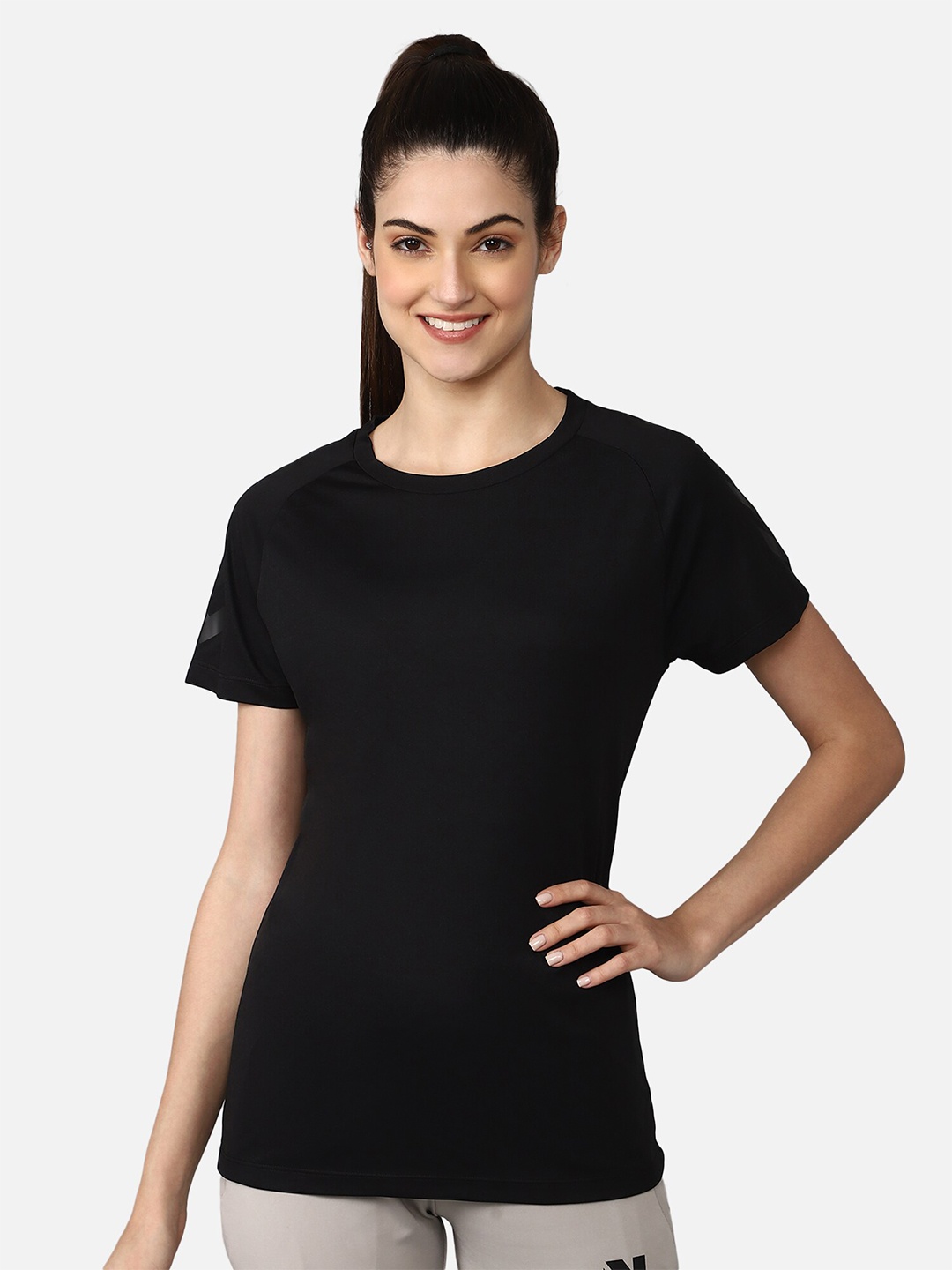 

hummel Women Black Solid T-shirt