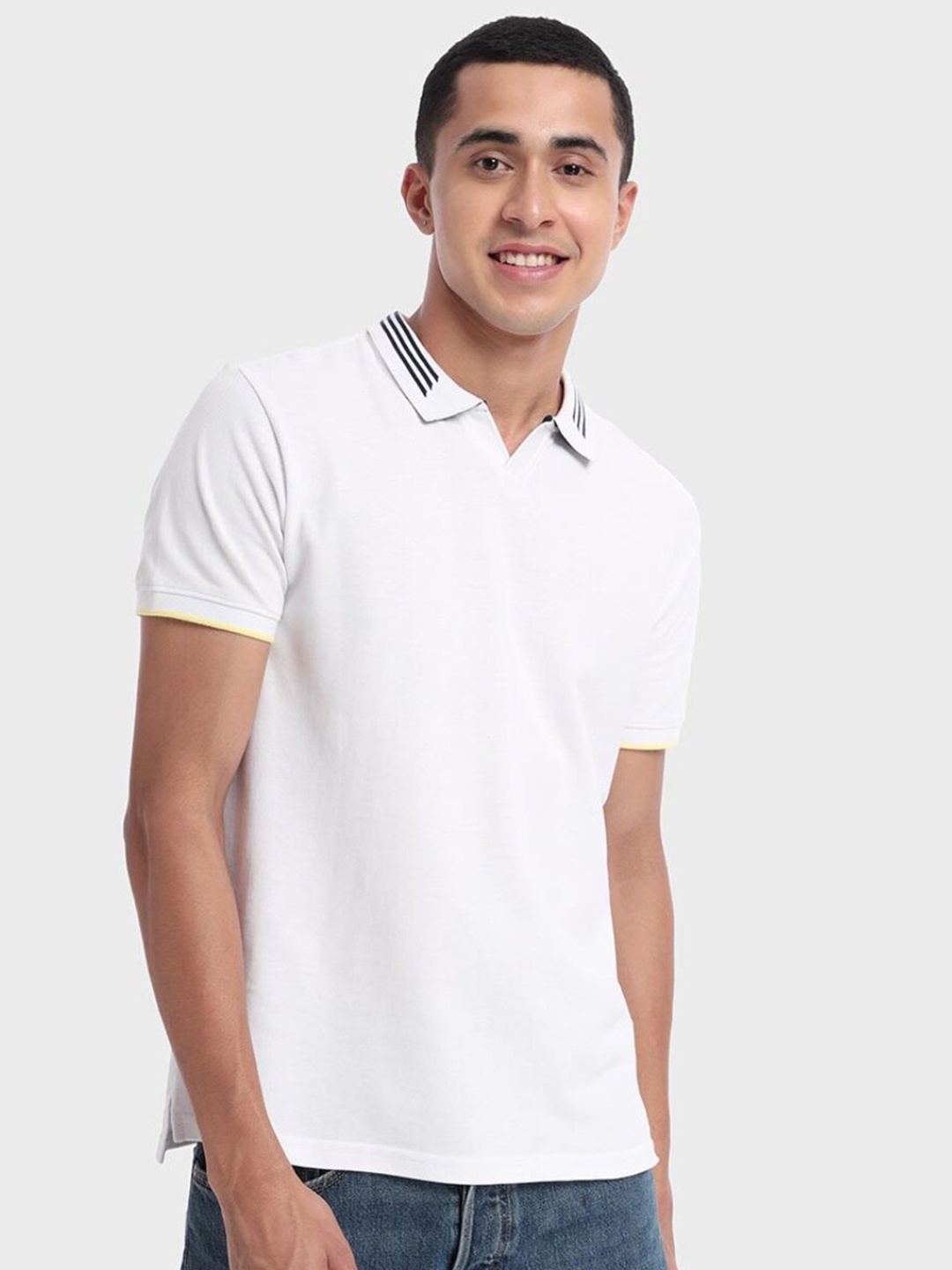 

Bewakoof Men White Solid Polo Collar Cotton T-shirt