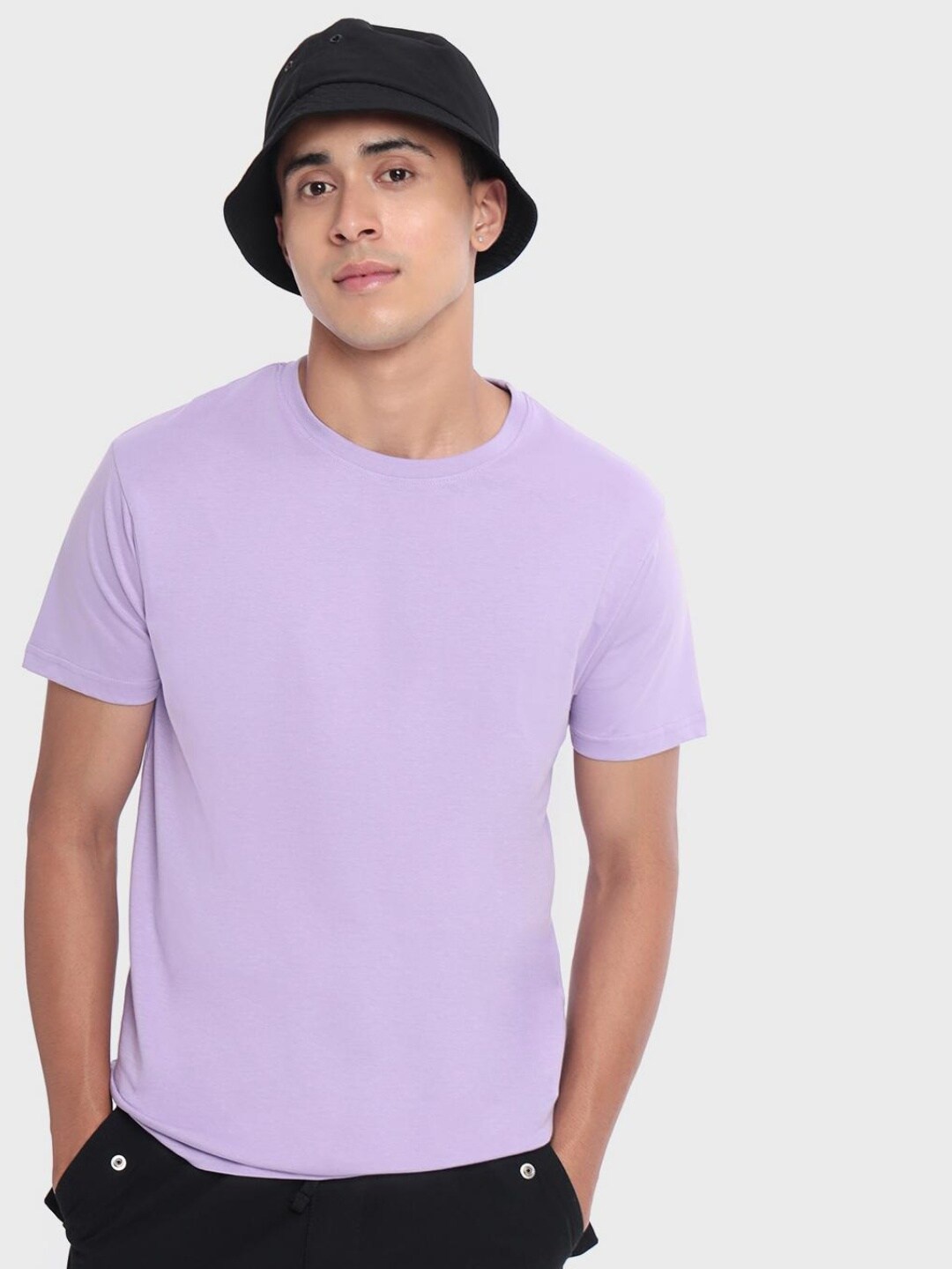 

Bewakoof Men Purple Solid Cotton T-shirt