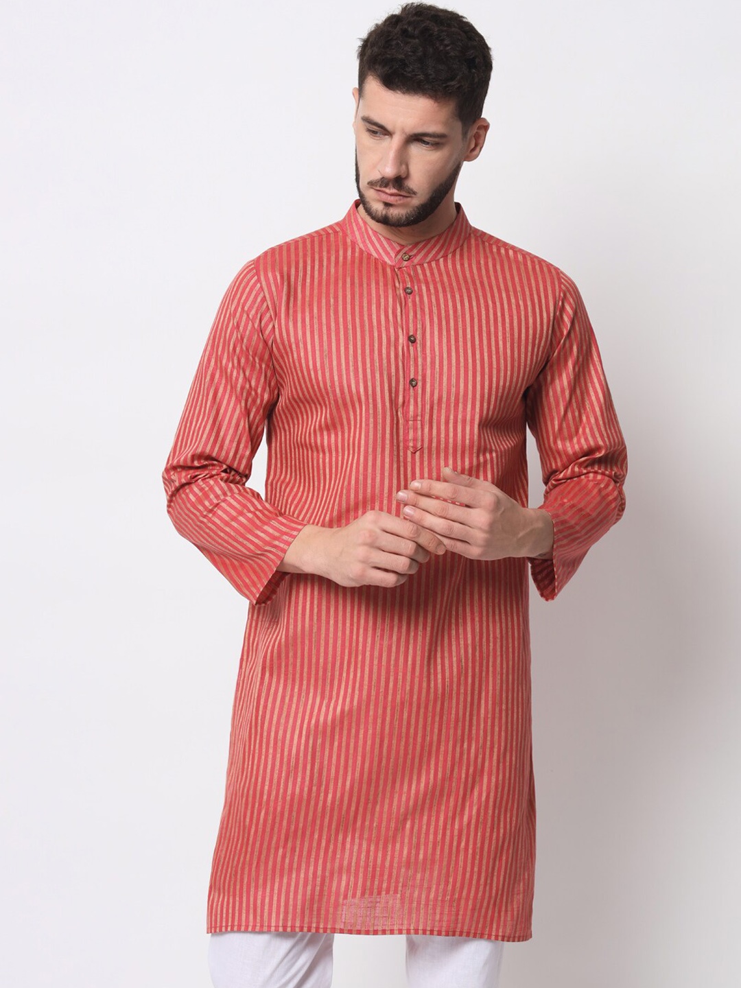 

Vastraa Fusion Men Pink Printed Kurta