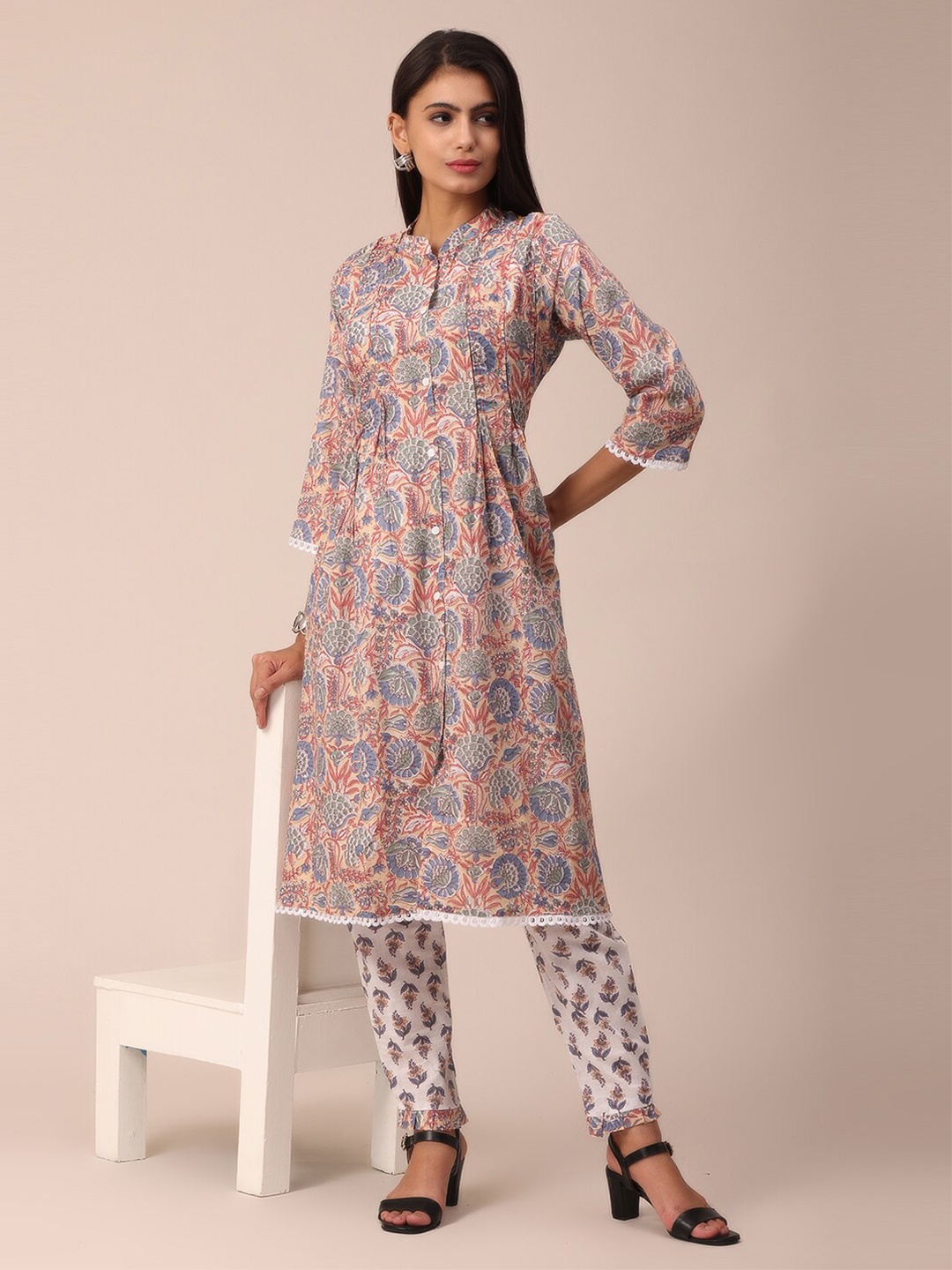

NAYRA Women Beige & Blue Floral Printed Floral Kurta