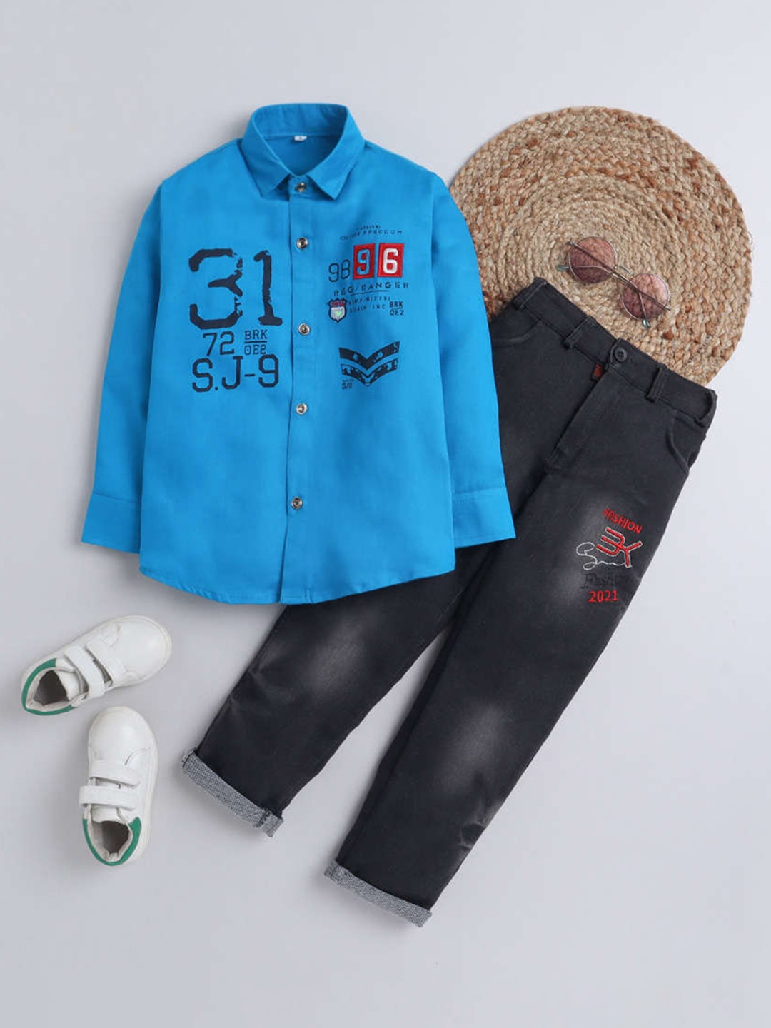 

DKGF FASHION Boys Turquoise Blue & Black Printed Shirt with Trousers