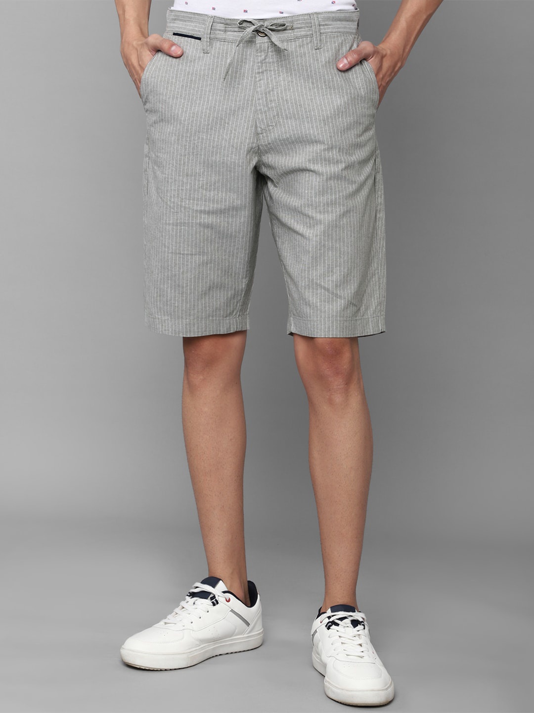 

Allen Solly Men Grey Pure Cotton Striped Slim Fit Shorts