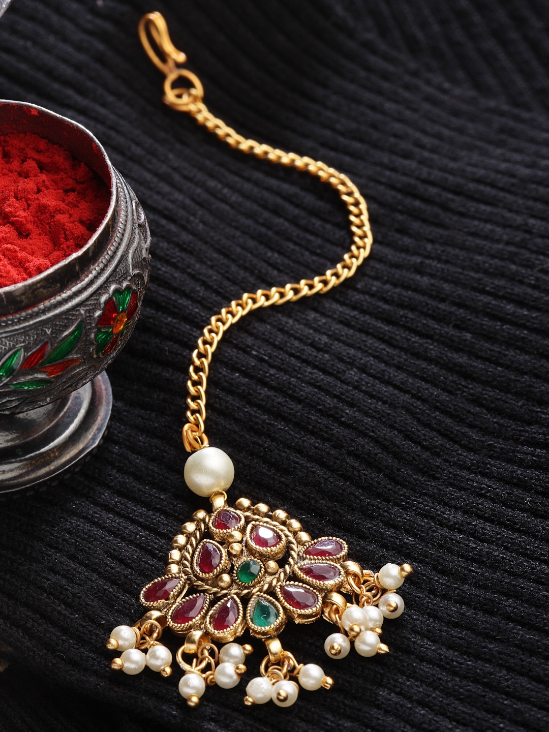 

PANASH Women Gold-Plated White & Red Kundan-Studded & Pearl Beaded Maang Tikka