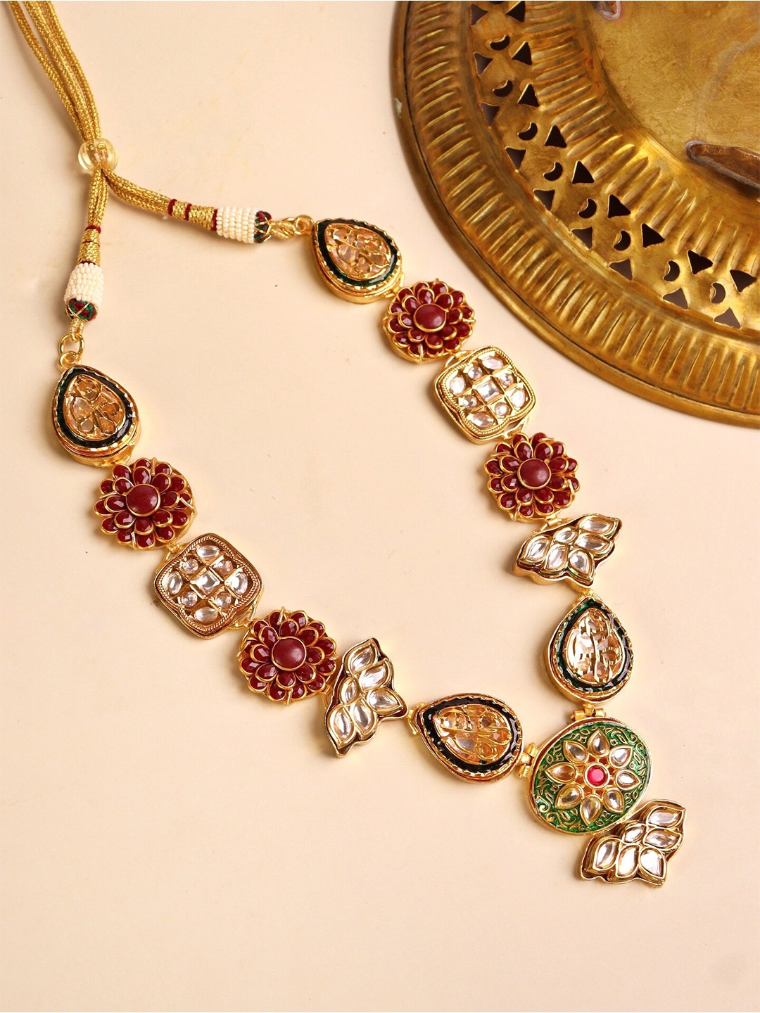 

CURIO COTTAGE Gold-Toned & Red Gold-Plated Kundan Necklace