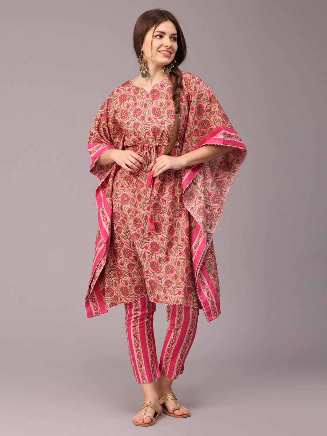 

NAYRA Women Floral Printed Pure Cotton Kurta, Pink
