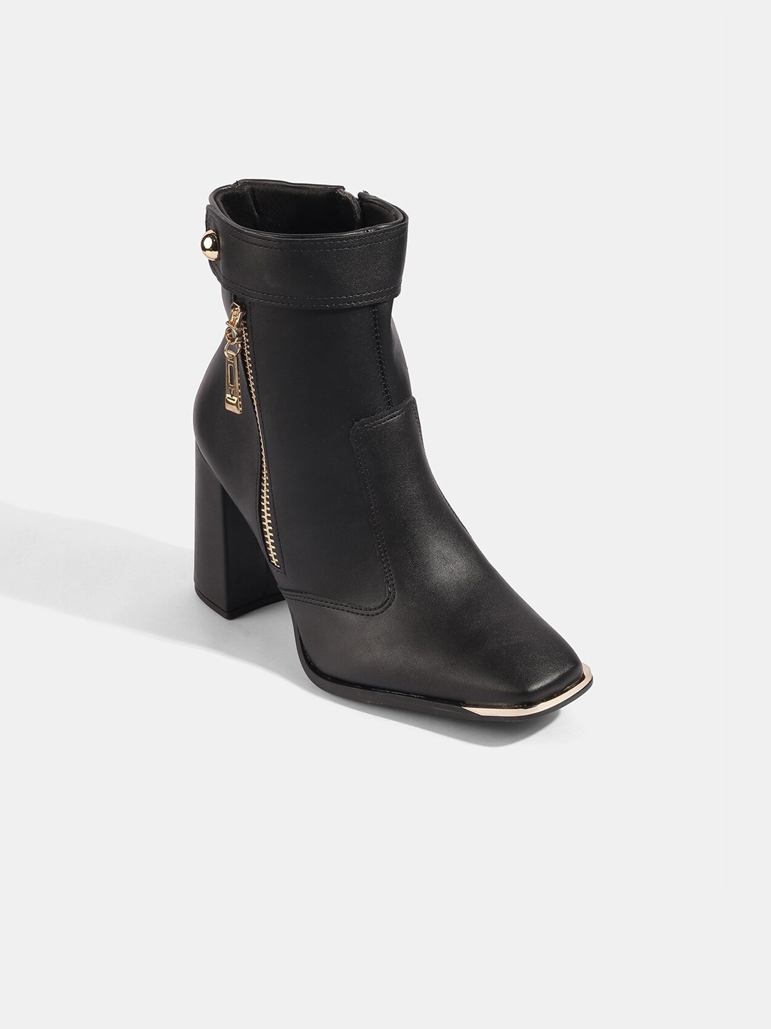 

LEMON & PEPPER Women Black Solid Regular Boots