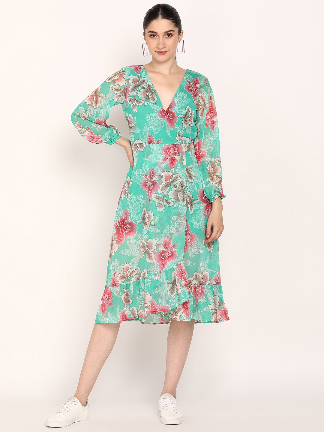 

DODO & MOA Women Green & Pink Floral Georgette Midi Dress
