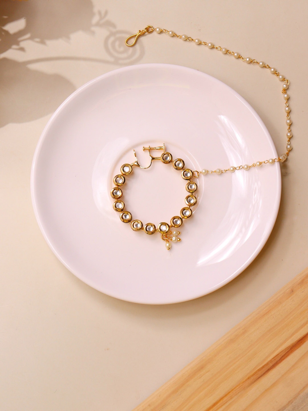 

CURIO COTTAGE White Kundan Nosepin