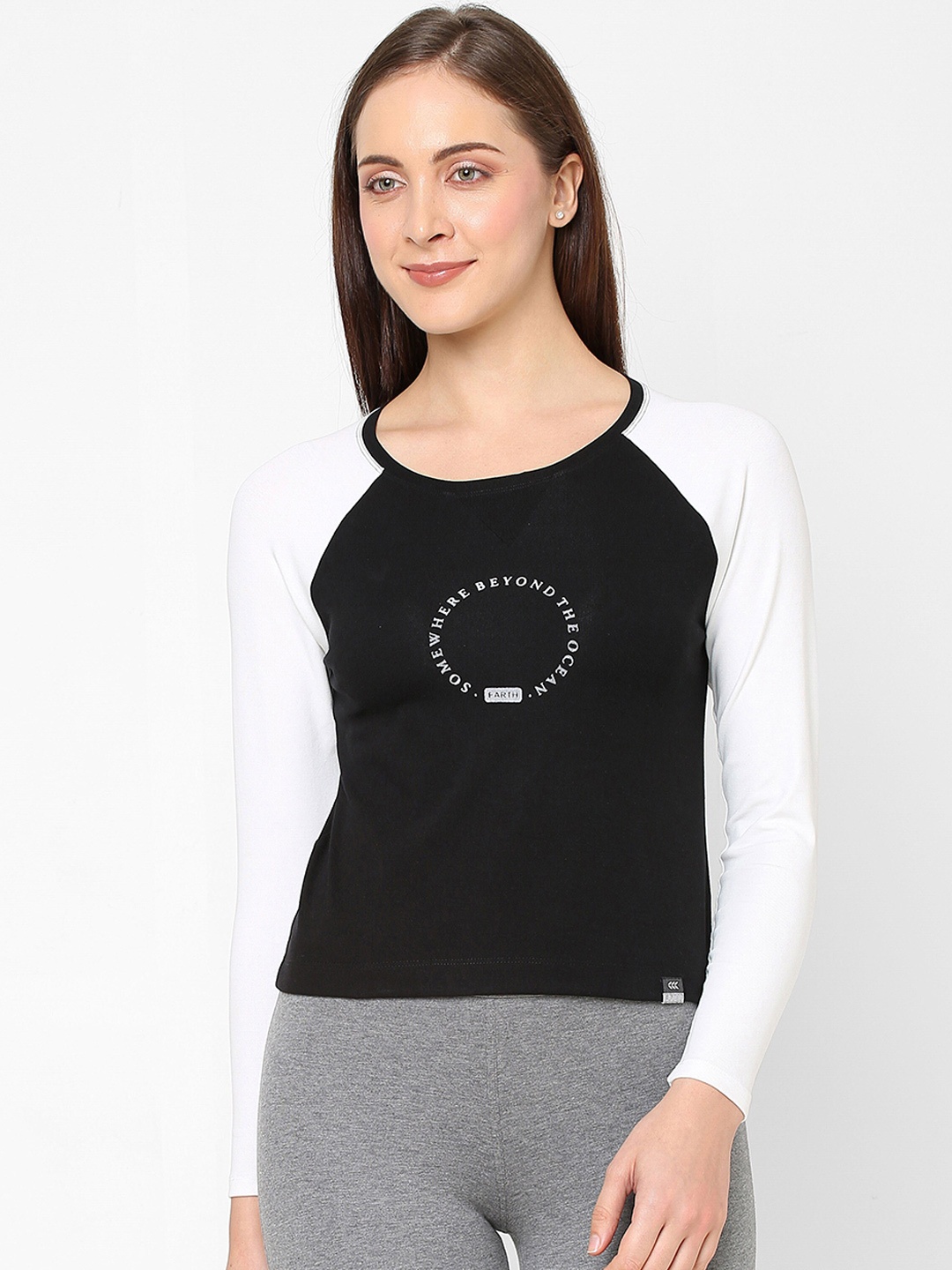 

LAASA SPORTS Women Black Typography Colourblocked T-shirt