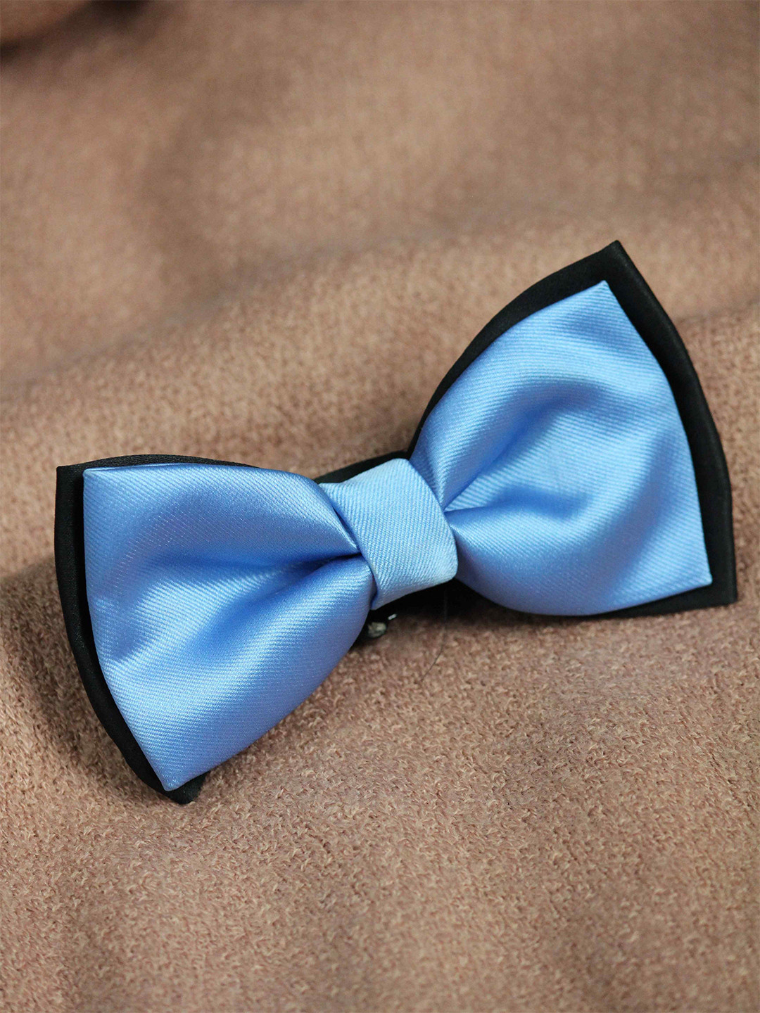 

Tossido Men Blue & Black Solid Bow Tie
