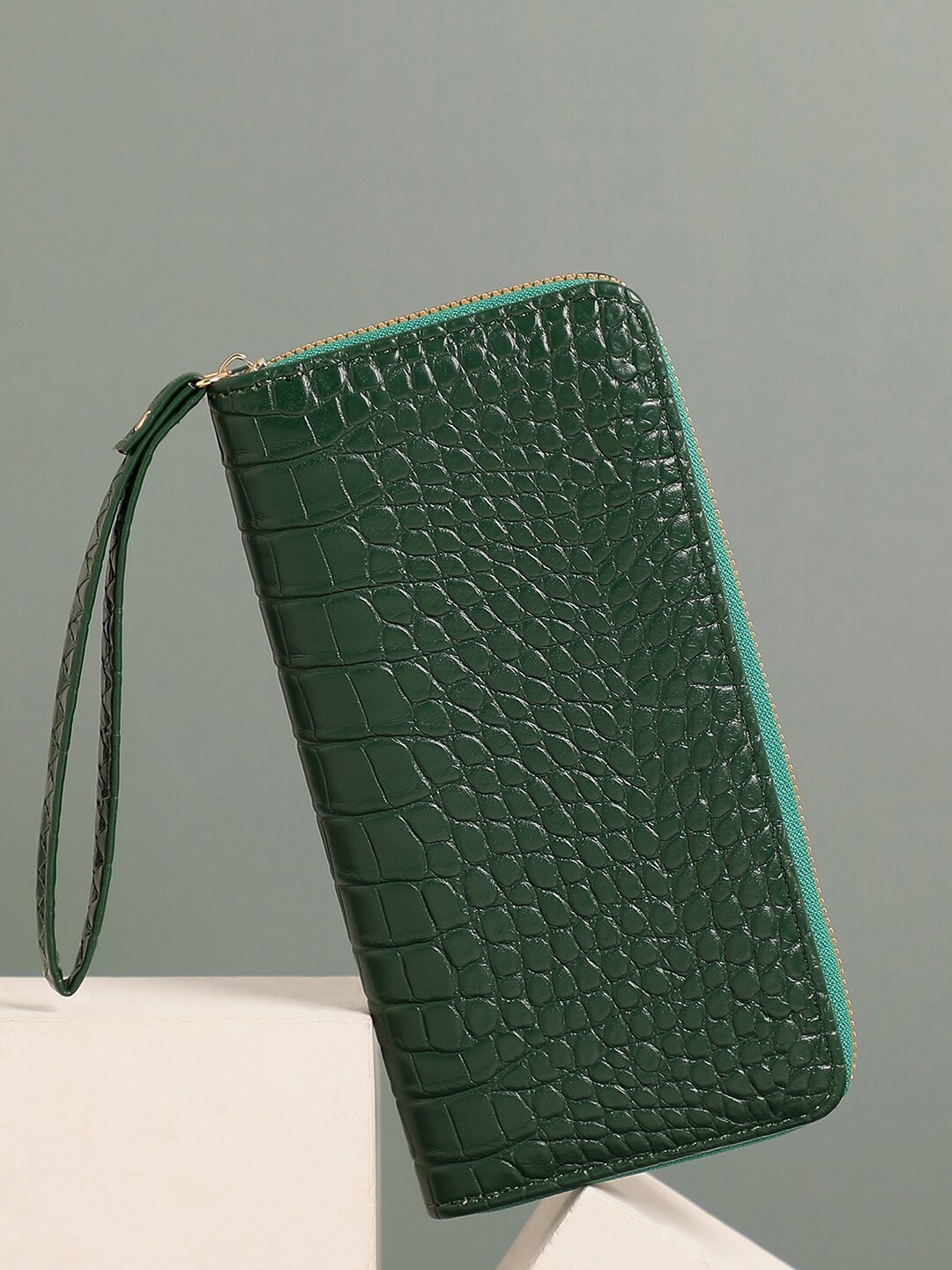 

HAUTE SAUCE by Campus Sutra Women Green Textured PU Zip Around Wallet