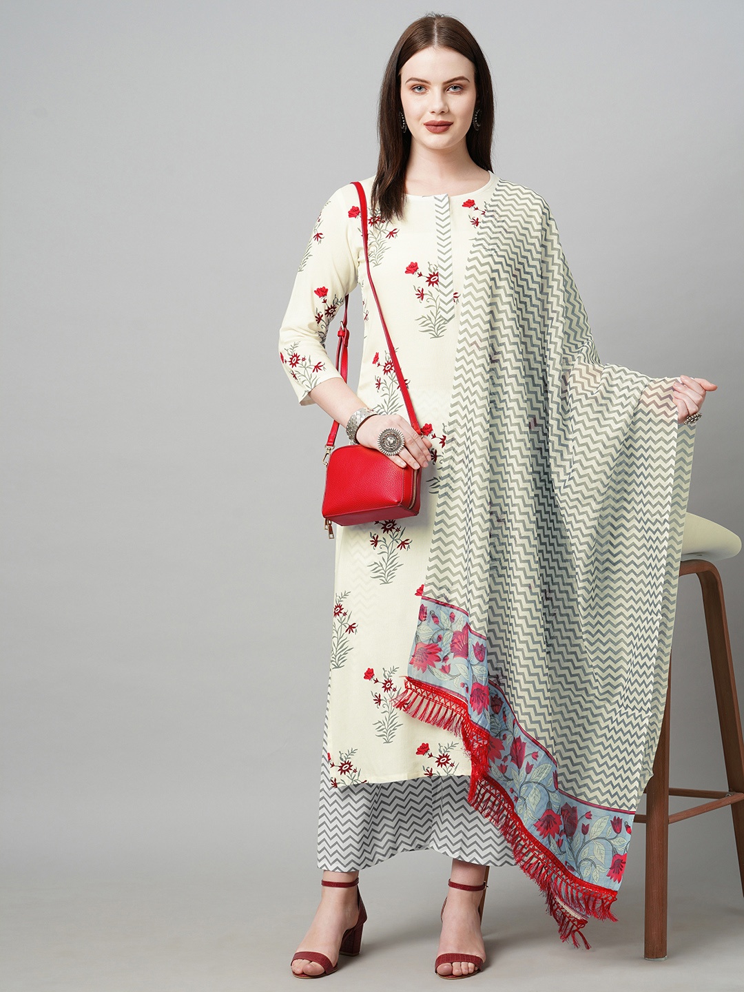 

KALINI Women Beige Floral Printed Kurta with Palazzos & With Dupatta