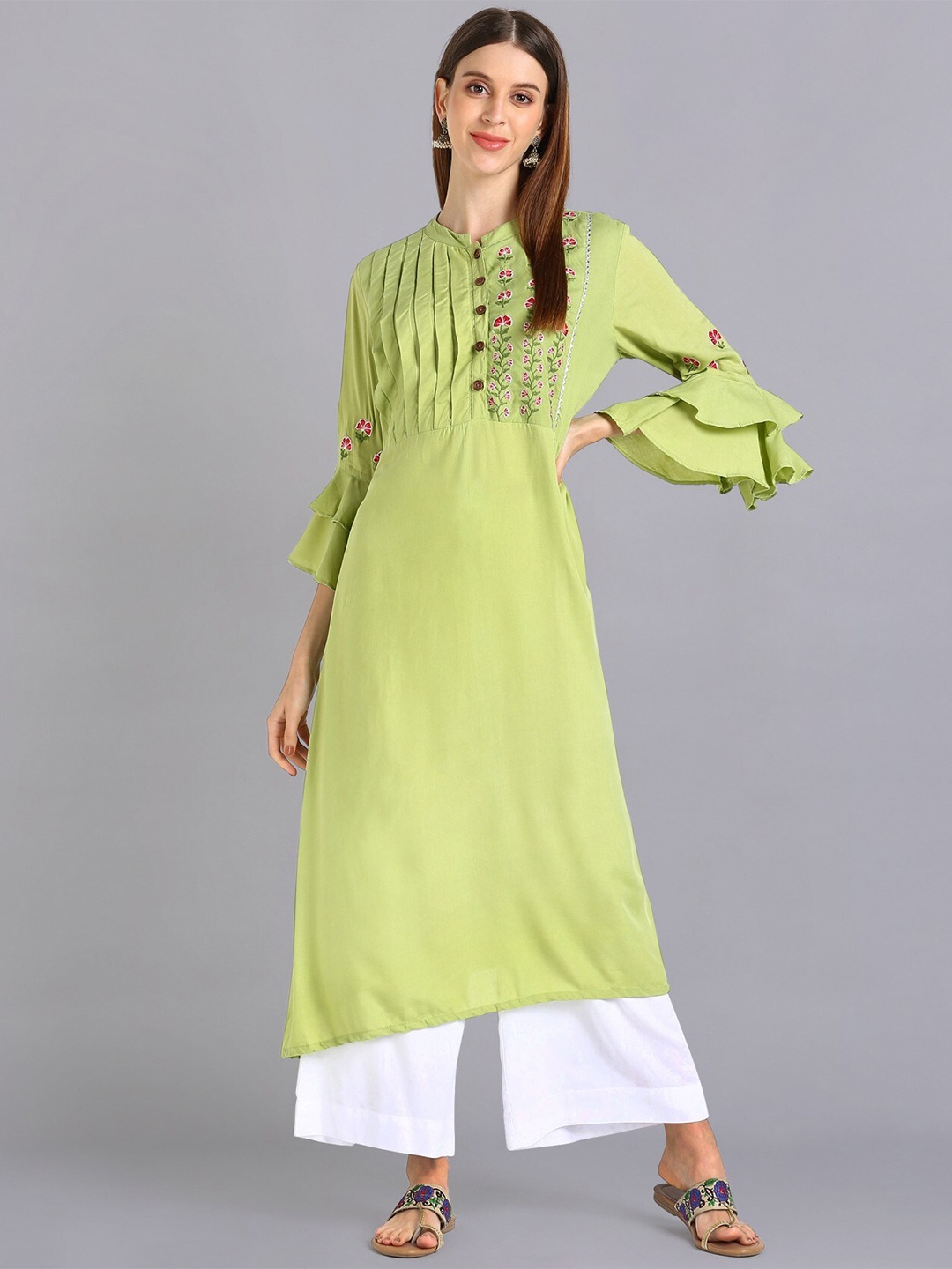 

shashvi Women Green Solid Thread work Bell Sleeves A- Line Kurta
