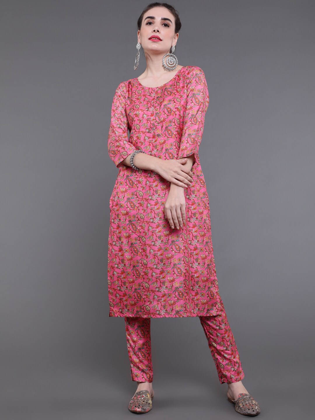 

saubhagya Women Pink Floral Printed Kurta with Trousers