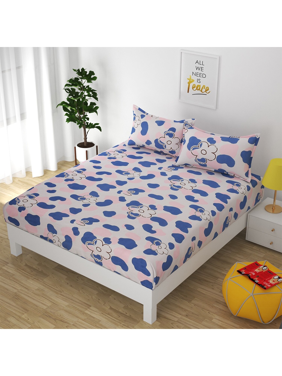 

Bajo's White & Navy Blue Floral 250 TC Queen Bedsheet with 2 Pillow Covers