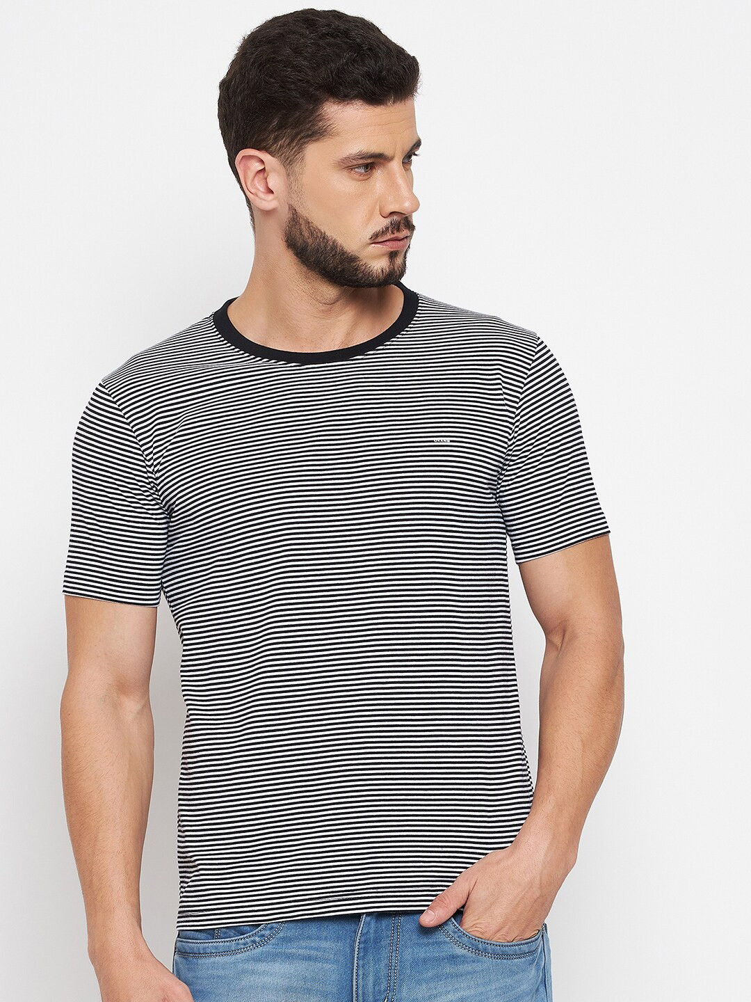 

Okane Men Black Striped Raw Edge T-shirt