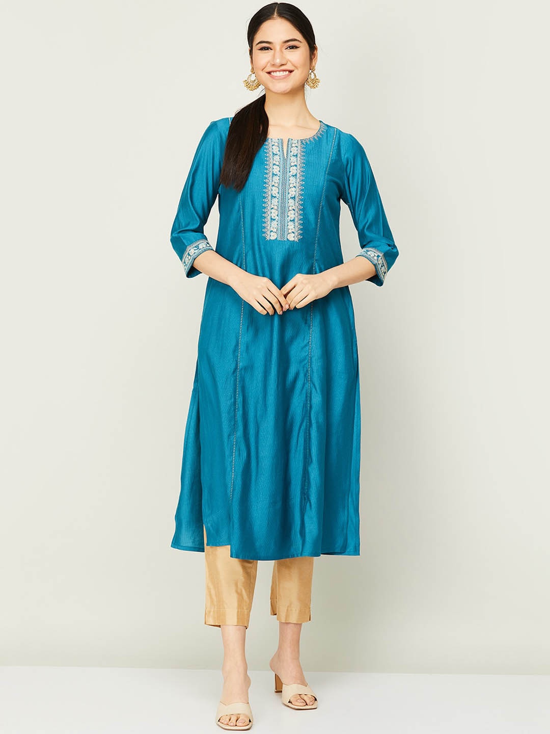 

Melange by Lifestyle Women Teal Embroidered Thread Work Kurta