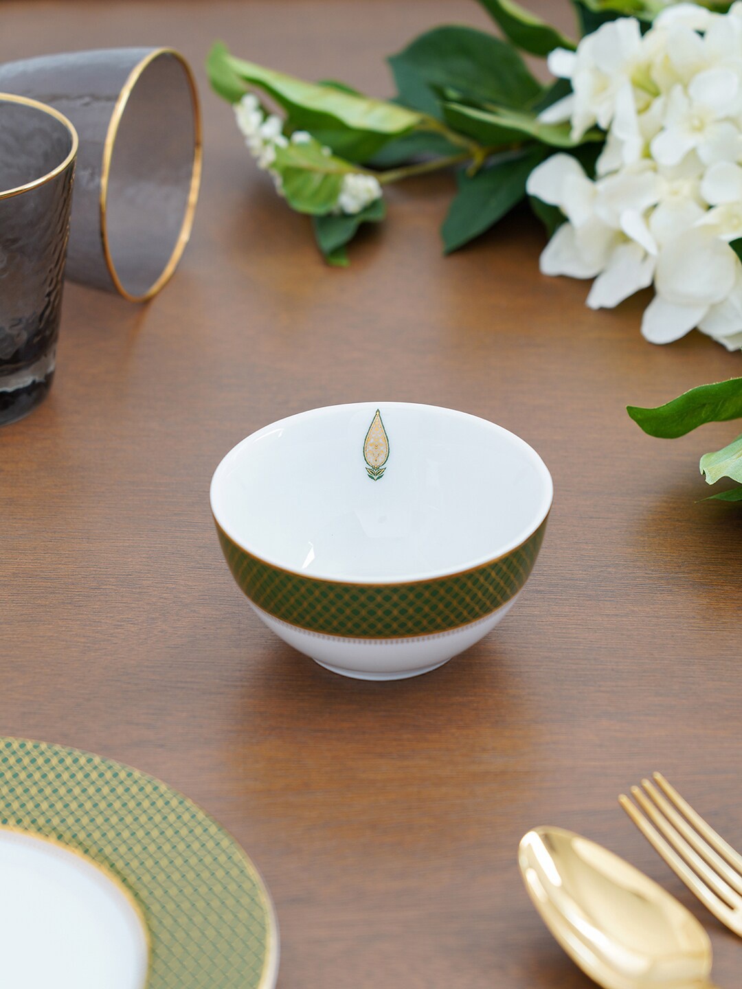 

Pure Home and Living White Set of 2 Printed Dishwasher & Microwave safe Porcelain Bowls, Green