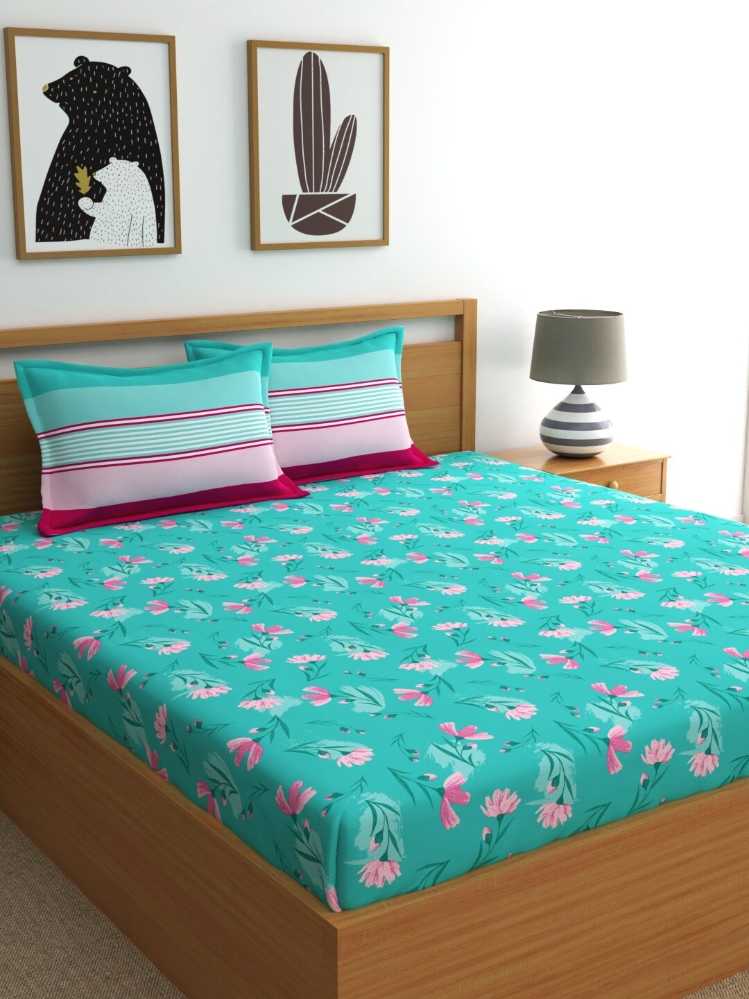 

Dreamscape Sea Green & Pink Printed 140 TC Cotton King Bedsheet with 2 Pillow Covers